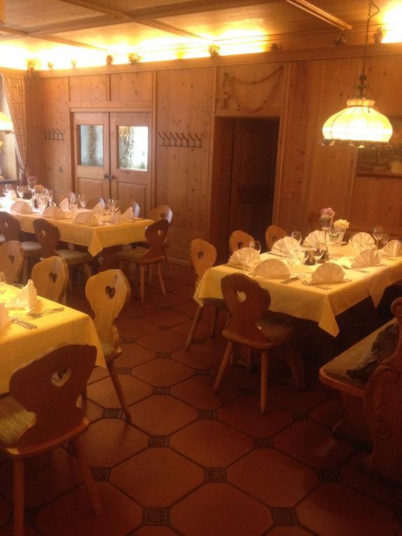 Hotel Restaurant Eifelstube Weibern Bagian luar foto