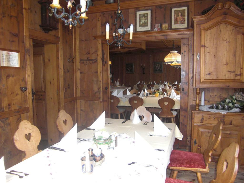 Hotel Restaurant Eifelstube Weibern Bagian luar foto