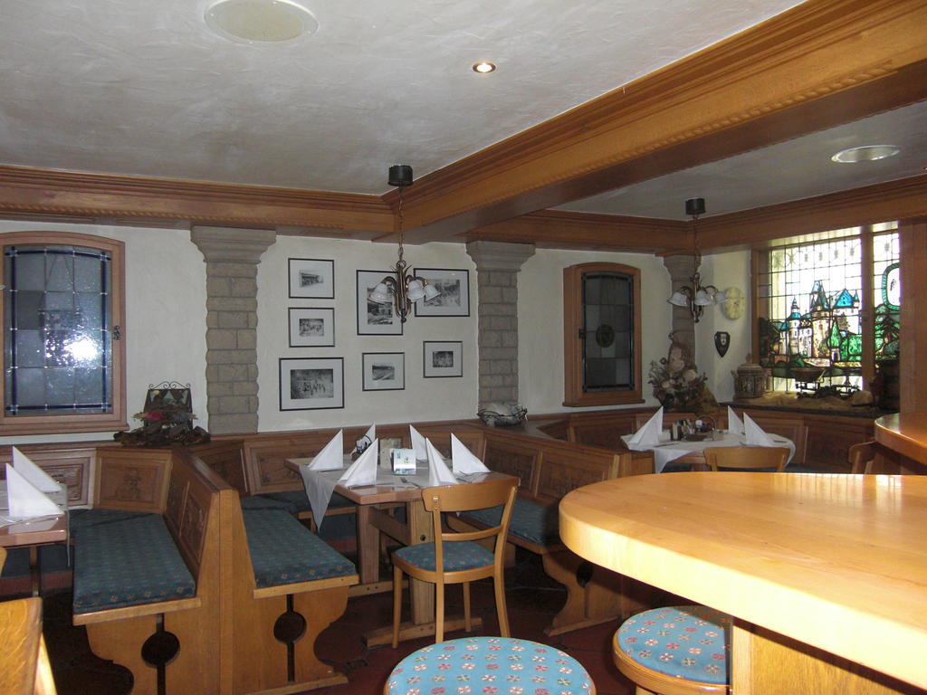 Hotel Restaurant Eifelstube Weibern Bagian luar foto