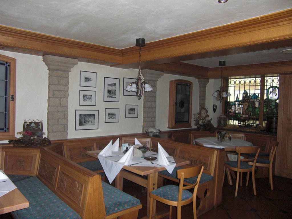 Hotel Restaurant Eifelstube Weibern Bagian luar foto